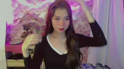 Snapshot of catherine_365 chatting on 06-19-26, 01:21 catherine_365 online show from 06-19-26, 01:21