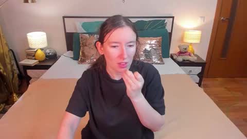 Catrin online show from 01-06-26, 05:33