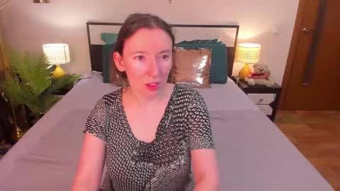 Catrin online show from 03-15-26, 02:06