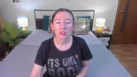 Catrin online show from 07-06-26, 02:52