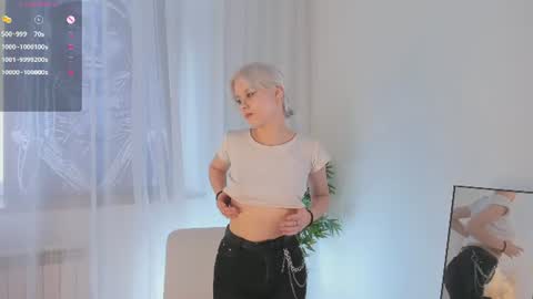 Mia online show from 06-15-26, 11:12