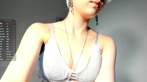 Mia online show from 07-05-26, 11:06