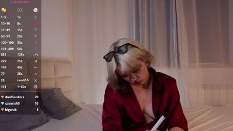 Mia online show from 07-28-26, 12:48