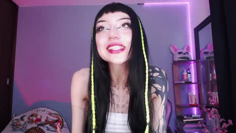 Snapshot of cati_petite chatting on 02-08-25, 06:12 Cati help me reach my goal of 100 thumbs up again 3 online show from 02-08-25, 06:12