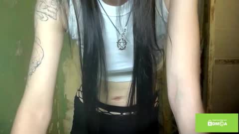 Lola online show from 11-22-25, 10:20