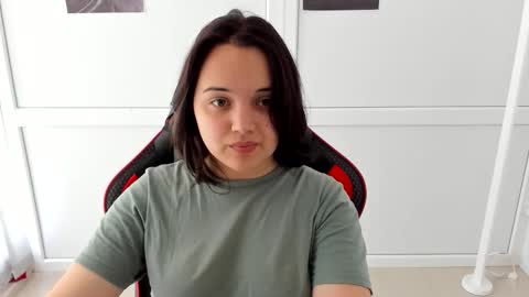 Catrine online show from 05-19-26, 06:42
