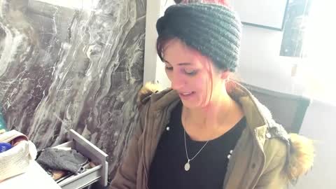 CATT EVANS online show from 12-28-24, 08:58