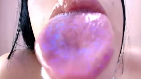 Snapshot of catte_jensen chatting on 05-06-26, 05:25 Cattleya online show from 05-06-26, 05:25
