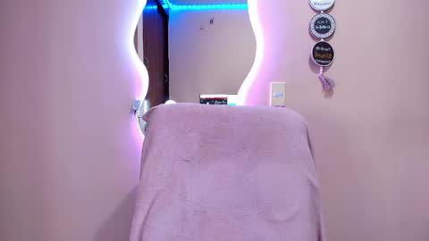 Snapshot of catte_jensen chatting on 05-19-26, 05:47 Cattleya online show from 05-19-26, 05:47