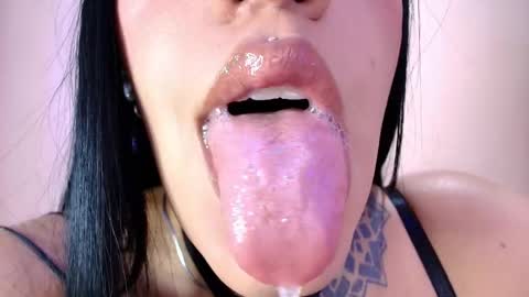 Snapshot of catte_jensen chatting on 05-31-26, 04:42 Cattleya online show from 05-31-26, 04:42