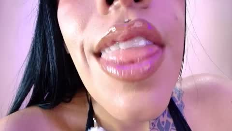Snapshot of catte_jensen chatting on 06-04-26, 05:35 Cattleya online show from 06-04-26, 05:35