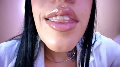 Snapshot of catte_jensen chatting on 06-07-26, 04:38 Cattleya online show from 06-07-26, 04:38