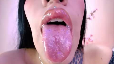 Snapshot of catte_jensen chatting on 07-22-26, 04:26 Cattleya online show from 07-22-26, 04:26