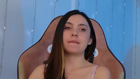 Snapshot of cattleya069 chatting on 05-10-26, 04:50 Cattleya you can tell me Leya too. online show from 05-10-26, 04:50
