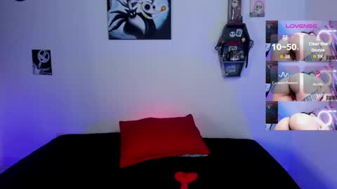 Snapshot of cattnamy chatting on 06-04-26, 10:43 CattNamy online show from 06-04-26, 10:43