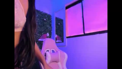 caylin_dolls_ online show from 11-29-25, 06:44