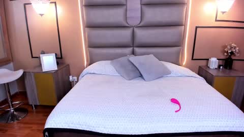 caylincollins online show from 02-07-25, 07:49