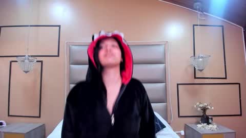 caylincollins online show from 10-19-25, 08:48