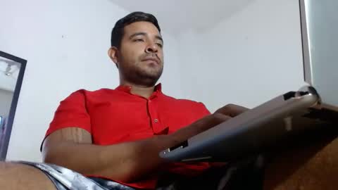 Snapshot of ccamilo_ chatting on 05-11-26, 01:17 camilo online show from 05-11-26, 01:17