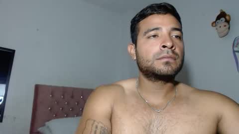 Snapshot of ccamilo_ chatting on 05-15-26, 01:51 camilo online show from 05-15-26, 01:51