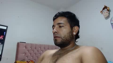 Snapshot of ccamilo_ chatting on 05-19-26, 01:17 camilo online show from 05-19-26, 01:17