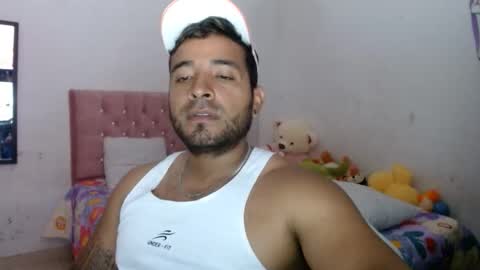 Snapshot of ccamilo_ chatting on 05-21-26, 01:29 camilo online show from 05-21-26, 01:29