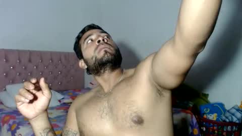 Snapshot of ccamilo_ chatting on 06-01-26, 01:35 camilo online show from 06-01-26, 01:35