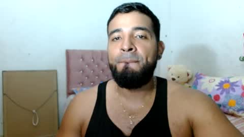 Snapshot of ccamilo_ chatting on 07-23-26, 01:42 camilo online show from 07-23-26, 01:42