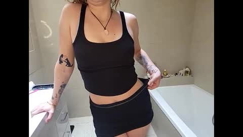 Sarahx online show from 09-14-25, 02:22