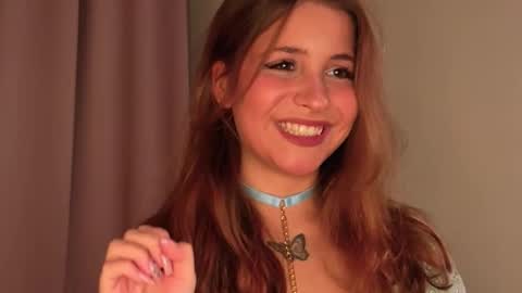 Snapshot of ceceliapidcock chatting on 11-28-25, 07:27 Lina online show from 11-28-25, 07:27