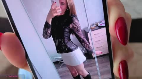 Josie Manesi online show from 04-16-26, 06:14