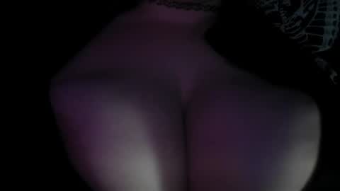 Snapshot of celeste_bbw_ chatting on 12-23-24, 02:07 Celeste online show from 12-23-24, 02:07