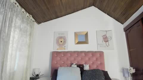 Snapshot of celesteredds chatting on 11-06-25, 11:22 Celeste online show from 11-06-25, 11:22