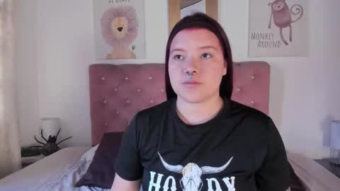 Snapshot of celesteredds chatting on 11-11-25, 11:32 Celeste online show from 11-11-25, 11:32