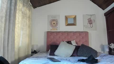 Snapshot of celesteredds chatting on 11-26-25, 11:33 Celeste online show from 11-26-25, 11:33