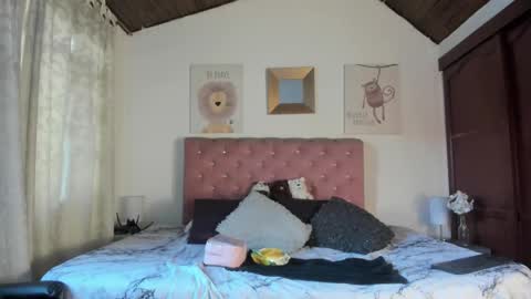 Snapshot of celesteredds chatting on 11-27-25, 11:23 Celeste online show from 11-27-25, 11:23