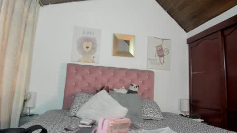 Snapshot of celesteredds chatting on 01-08-26, 11:34 Celeste online show from 01-08-26, 11:34