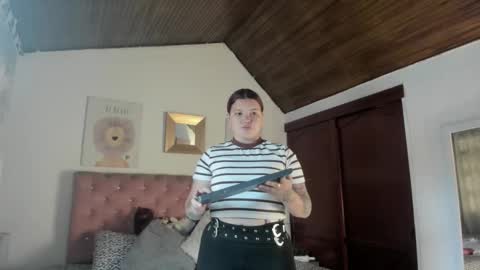 Snapshot of celesteredds chatting on 01-10-26, 11:45 Celeste online show from 01-10-26, 11:45