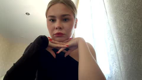 Snapshot of celestinehilscher chatting on 06-02-26, 06:48 Cary online show from 06-02-26, 06:48