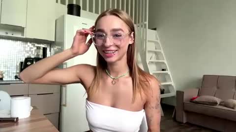 Amilia online show from 06-23-26, 01:47