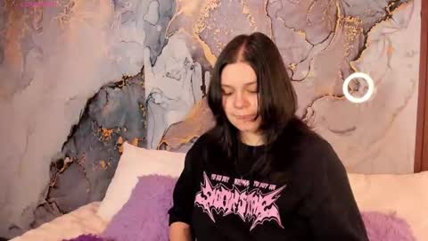 Hello guys my name is Sofi and Lizzie and  Vanessa online show from 02-09-26, 04:16