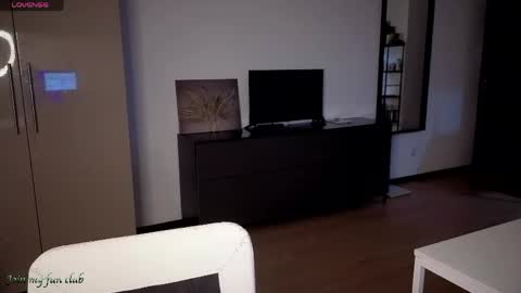 Snapshot of centurion_1 chatting on 05-26-26, 09:38 Bruce online show from 05-26-26, 09:38