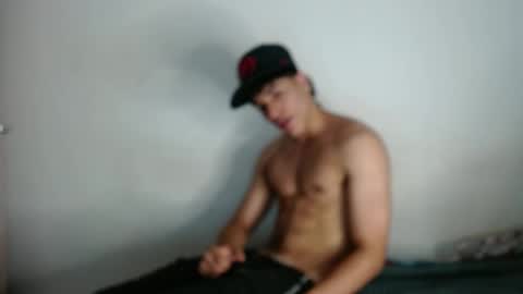 Snapshot of ceron_cb chatting on 02-22-25, 12:08 ceron cb online show from 02-22-25, 12:08