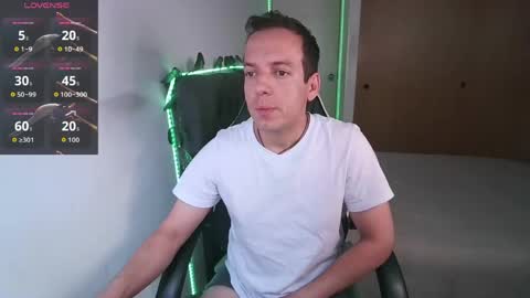 Snapshot of cerso1 chatting on 05-16-26, 01:43 Cerso online show from 05-16-26, 01:43