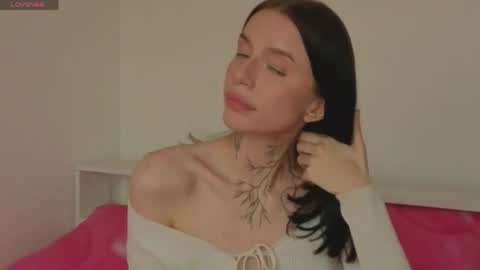Snapshot of ceserisisi chatting on 05-31-26, 04:47 Livia online show from 05-31-26, 04:47