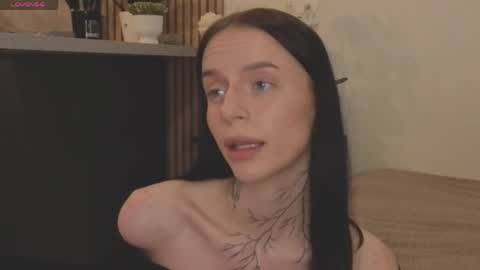 Snapshot of ceserisisi chatting on 06-01-26, 09:16 Livia online show from 06-01-26, 09:16