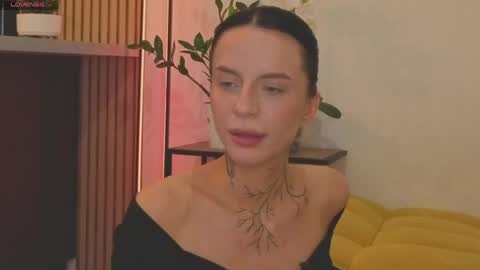 Snapshot of ceserisisi chatting on 06-08-26, 10:21 Livia online show from 06-08-26, 10:21