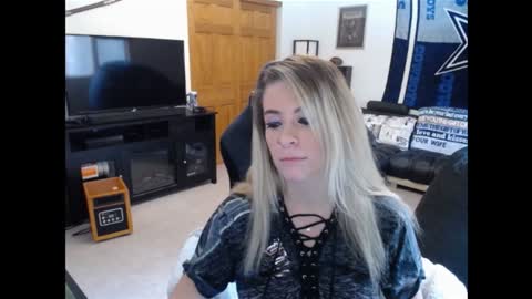 Marie online show from 12-26-24, 03:42