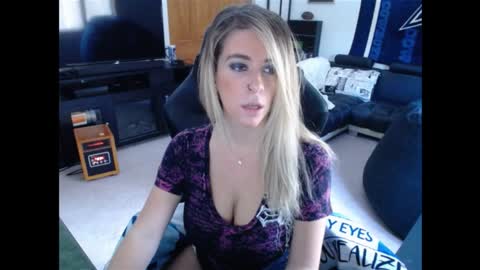 Marie online show from 12-27-24, 03:04