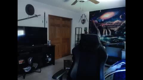 Marie online show from 10-01-25, 04:57